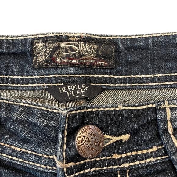 Silvers Berkley Flap Jeans EUC Button Pockets Dark Denim - Picture 4 of 12